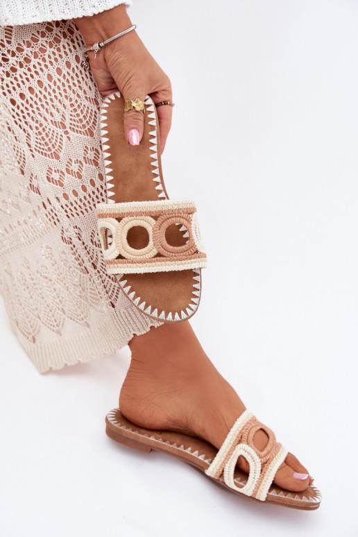 SzydełkoÀe Pantoufles pour femmes avec des talons larges beige Nirina SzydełkoÀe Pantoufles pour femmes avec des talons larges beige Nirina