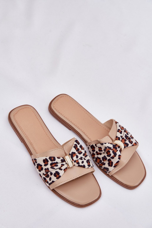 Pantoufles pour femmes avec des talons larges avec des rubans beige Avenza