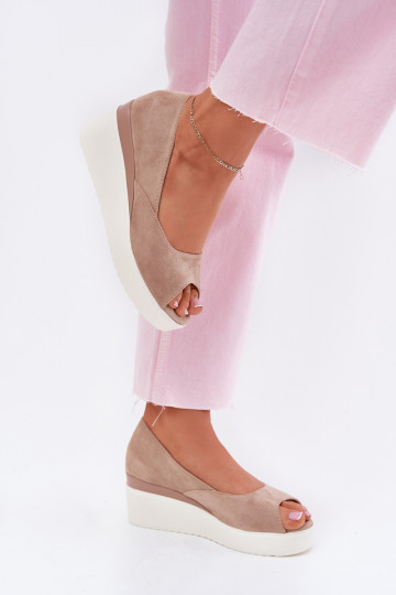 Sandales pour femmes Sur un coin Z en daim écologiqueu beige Velira