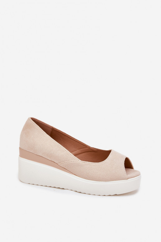 Sandales pour femmes Sur un coin Z en daim écologiqueu couleur ivoire Velira Sandales pour femmes Sur un coin Z en daim écologiqueu couleur ivoire Velira