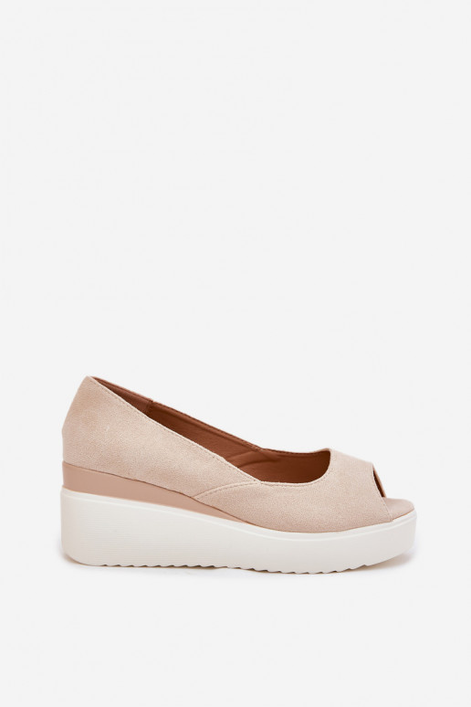 Sandales pour femmes Sur un coin Z en daim écologiqueu couleur ivoire Velira Sandales pour femmes Sur un coin Z en daim écologiqueu couleur ivoire Velira