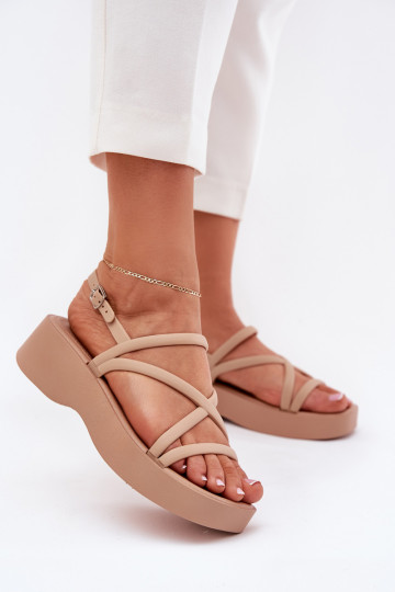 Sandales pour femmes avec une plateforme avec des bandes beige Civara 2