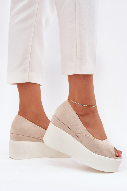 Sandales pour femmes Sur un coin et plateforme couleur ivoire Felyra