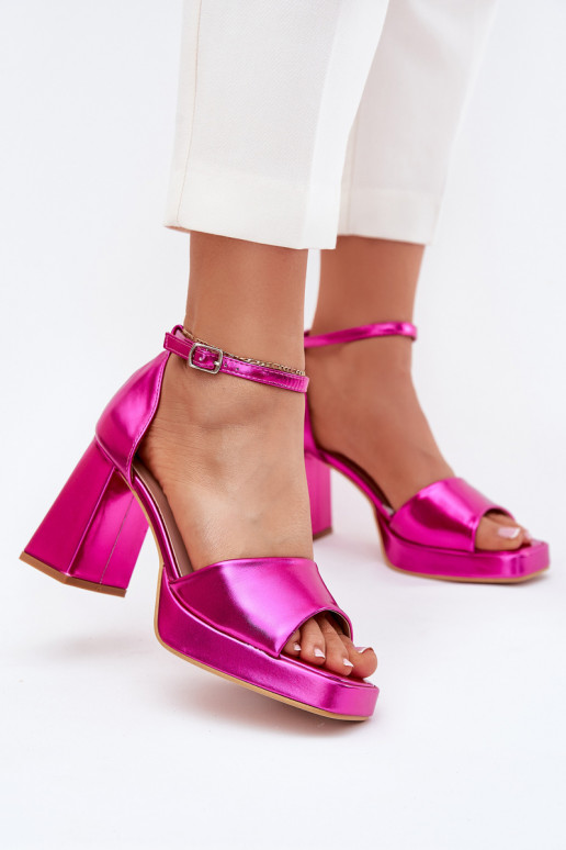 Sandales laquées pour femme avec des talons couleur rose Il fautrila Sandales laquées pour femme avec des talons couleur rose Il fautrila