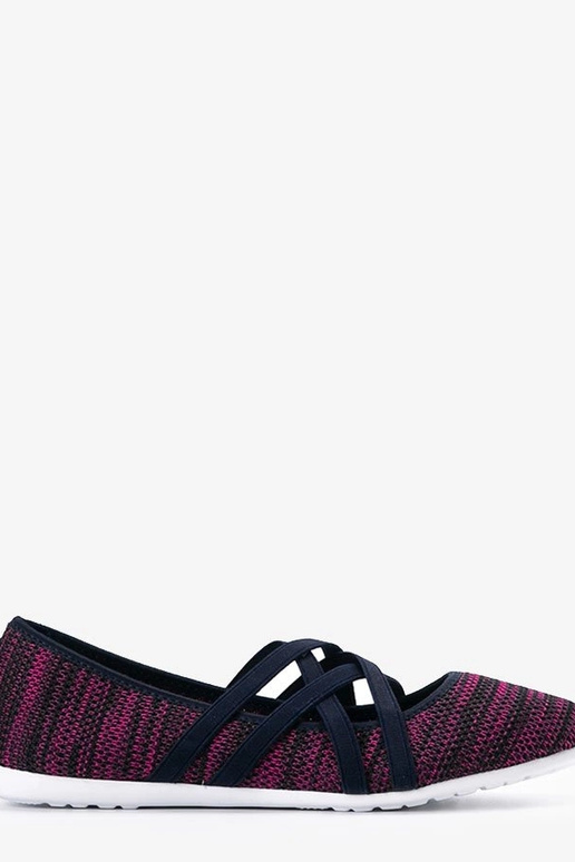 Chaussures en suède roses avec...