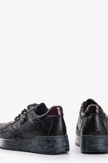 Baskets noires, « Aubrie » 2