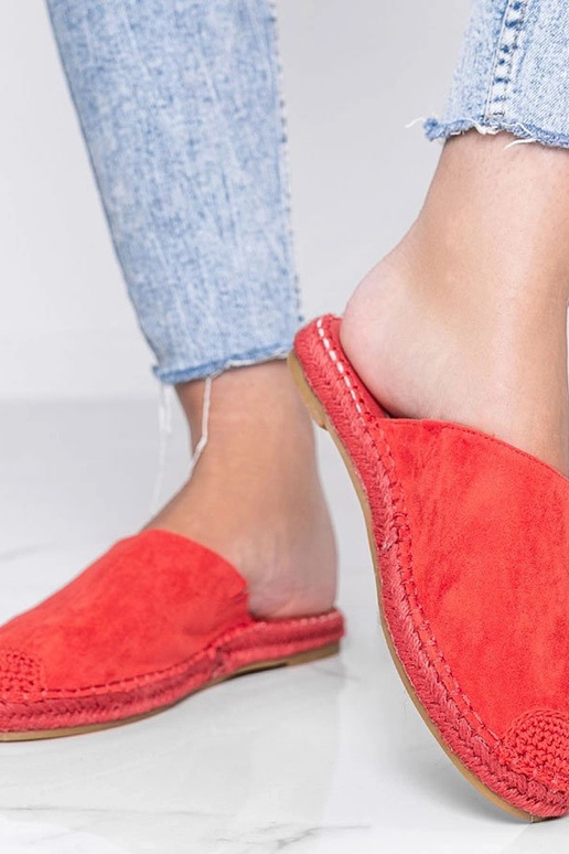 Sandales fermées rouges, « Wenus »