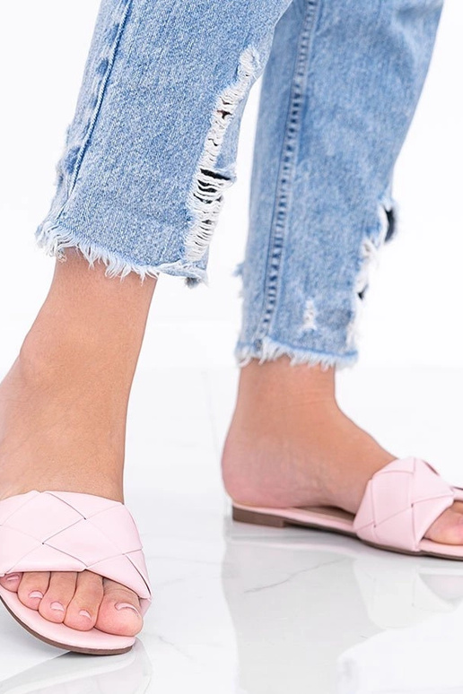 Sandales roses avec dessus tressé, «...