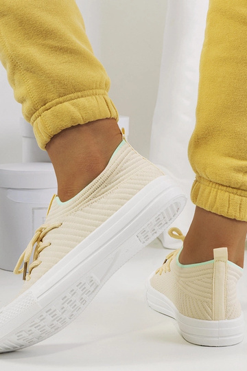 Baskets à lacets beiges... 2