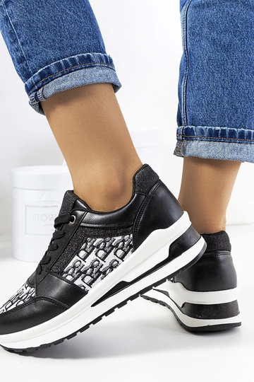 Baskets de sport noires à semelle épaisse et lacets Aloisia 2