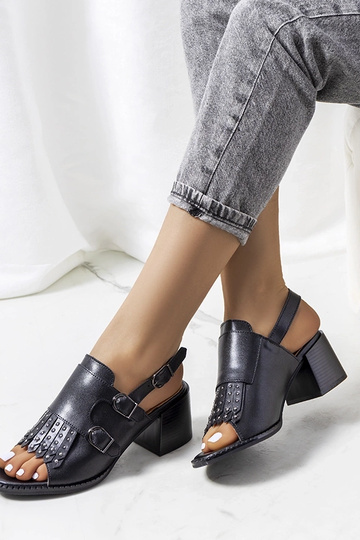 Sandales en cuir noir avec... 2