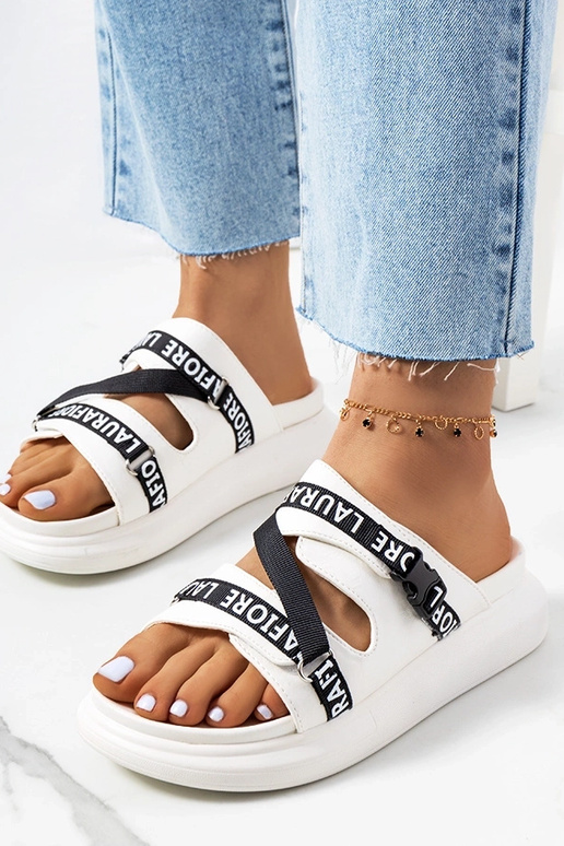 Tongs à plateforme Kogil blanches