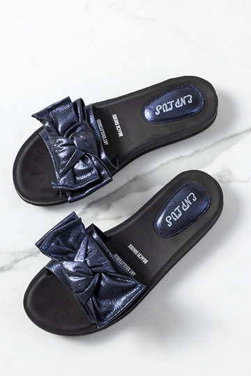 Tongs bleu marine avec un... 2