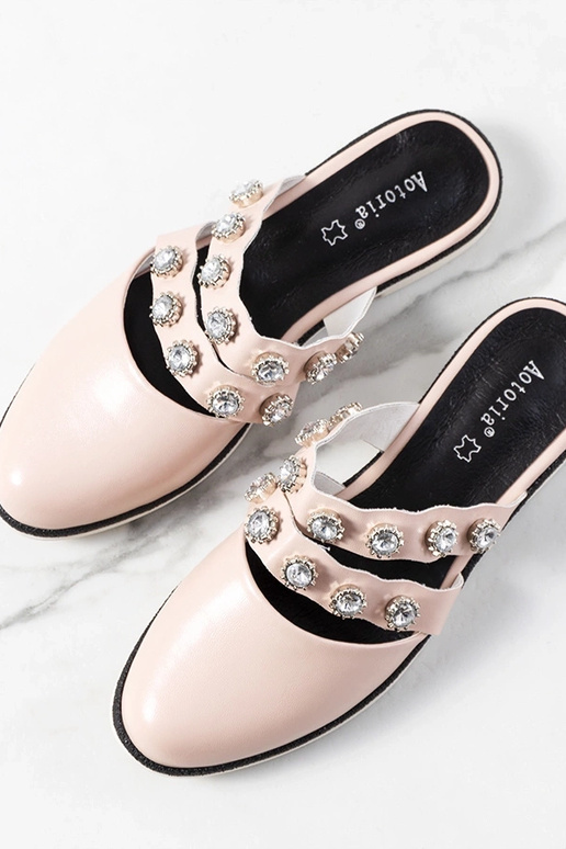 Tongs cloutées roses par Asselt