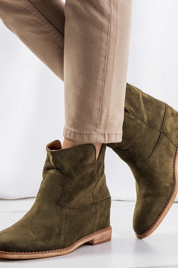 Bottines vertes à semelle... 2