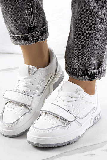 Baskets grises pour femmes...