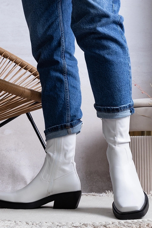 Bottes blanches à talons, « Marisa »