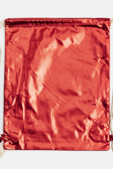 Le sac à dos rouge d'Ernes