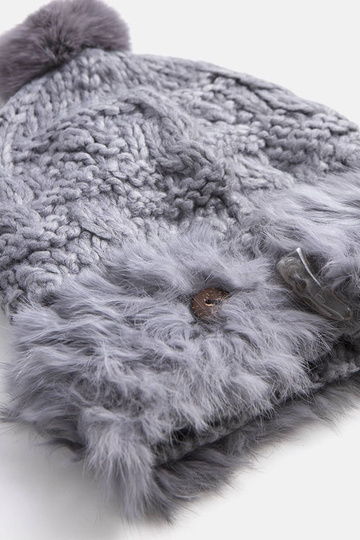 Chapeau en fourrure grise... 2