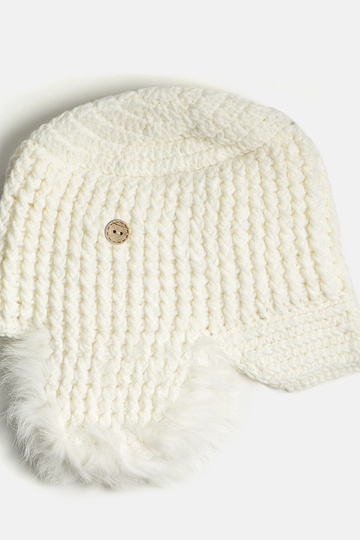 Chapeau blanc avec cache-oreilles Zora 2