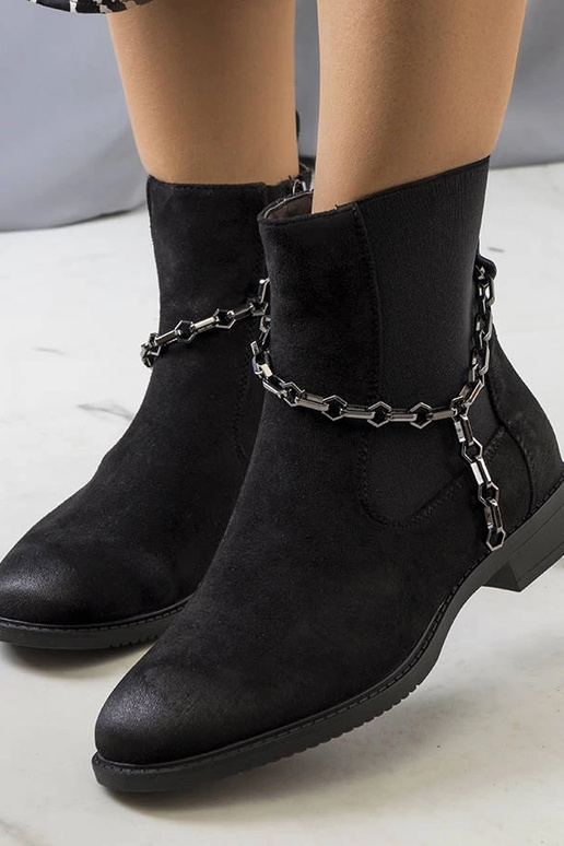 Bottes noires avec chaîne, « Lesme »