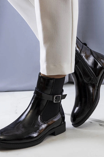 Bottes isolées en cuir... 2