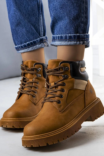 Bottes Nadel isolées marron