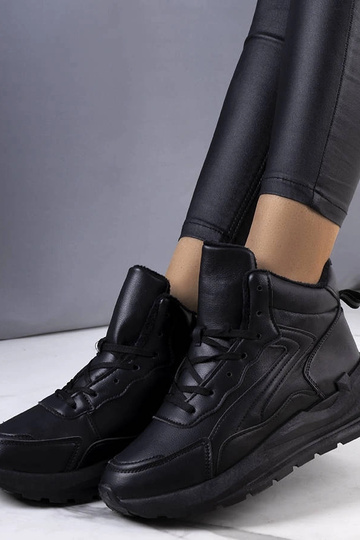 Baskets d'hiver noires, «...