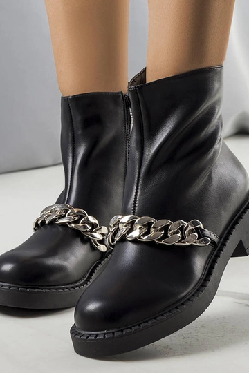 Bottes d'hiver noires, «...