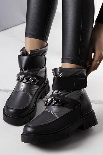 Bottes de neige à chaîne... 2