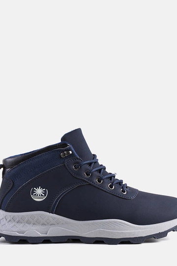 Bottes de randonnée isolées bleu marine Briar