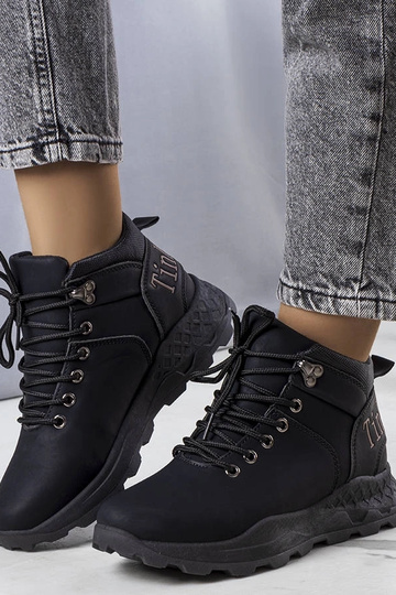 Bottes de randonnée isolées...