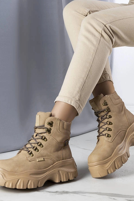 Bottes de randonnée couleur sable, «...