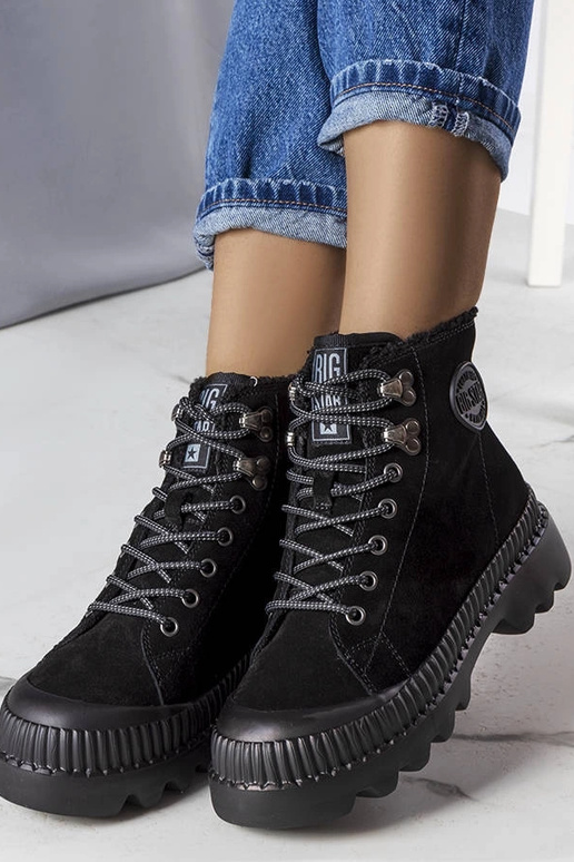 Bottines noires isolées Big Star...