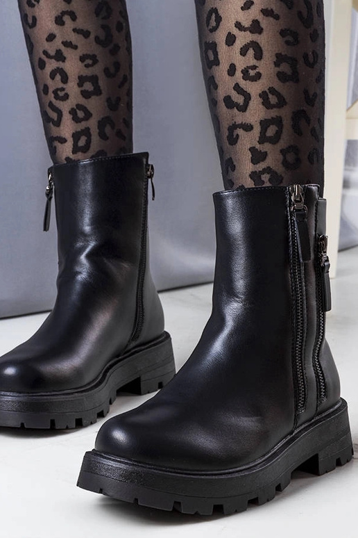 Bottes noires isolées Ferry