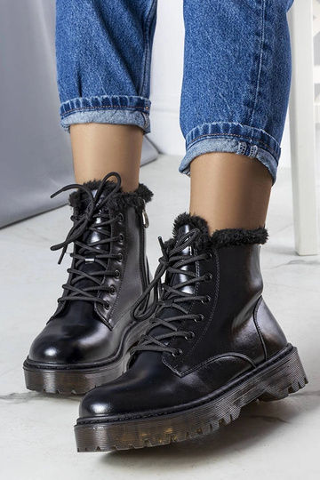 Bottes de trappeur isolées...