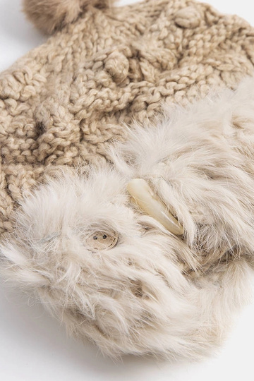 Chapeau en fourrure marron...