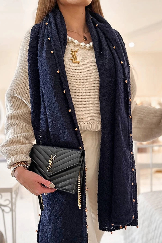 Châle bleu marine avec perles dorées...