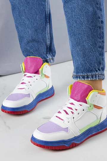 Les baskets montantes...