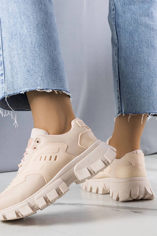 Baskets roses avec une semelle... Baskets roses avec une semelle...