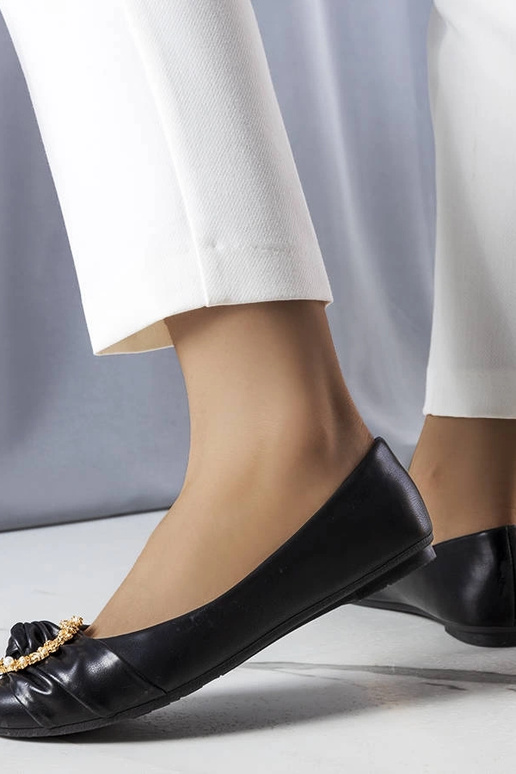 Ballerines noires à décor doré...