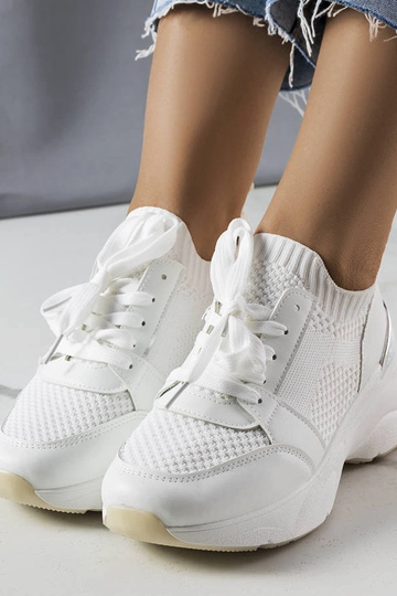Baskets blanches sur... 2