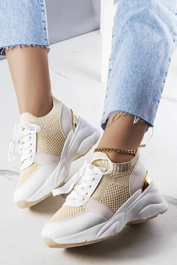 Baskets beiges sur la... 2