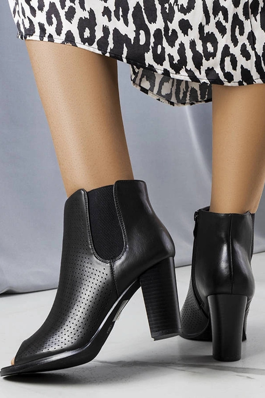 Bottines noires ajourées à talon Anna