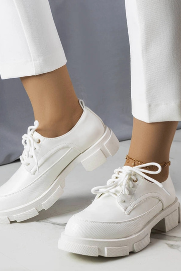 Mocassins blancs à semelle épaisse, « Kay » 2