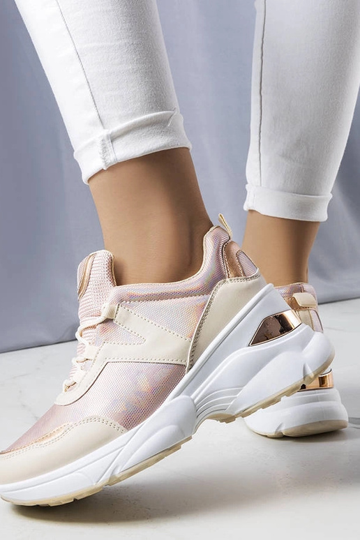 Baskets roses avec empiècements... Baskets roses avec empiècements...