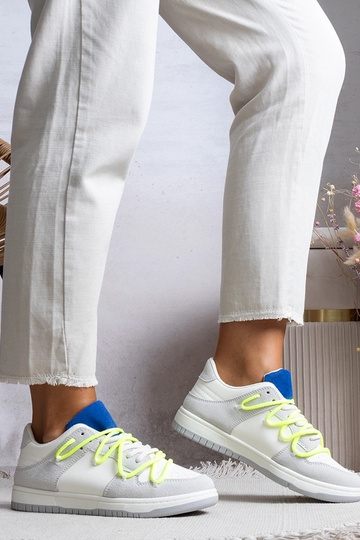 Baskets grises pour femmes avec lacets fluo Arcobaleno