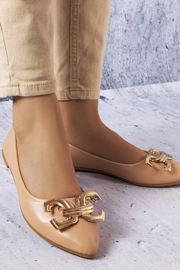 Chaussures couleur sable foncé avec embellissement, « Vallée »