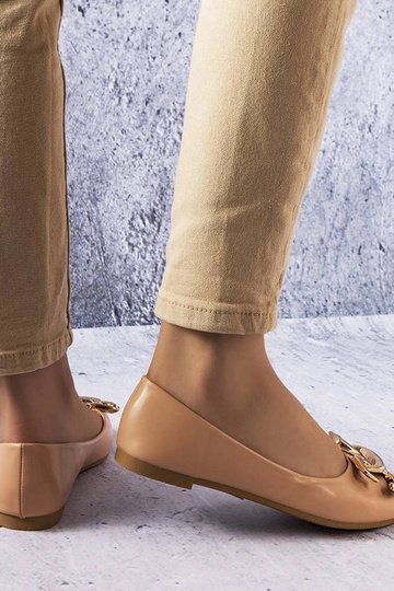 Chaussures couleur sable foncé avec embellissement, « Vallée » 2