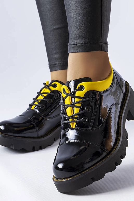 Mocassins vernis noir et jaune, «...